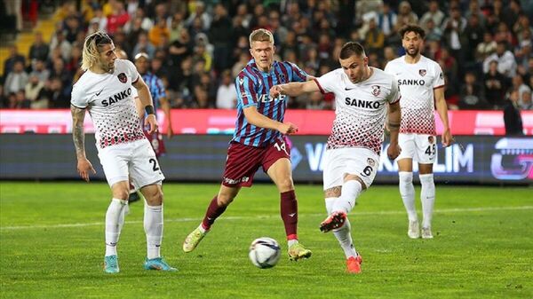 Spor Toto Süper Lig'in 32. haftasında Gaziantep FK ile lider Trabzonspor, 0-0 berabere kaldı. - Sputnik Türkiye