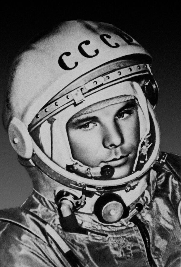 Sovyet kozmonot, Kazakistan&#x27;da bulunan Baykonur Uzay Üssü&#x27;nden yola çıkmış, dünyanın çevresini 1 saat 48 dakikada dolaşarak Volga yakınlarına iniş yapmıştı. - Sputnik Türkiye