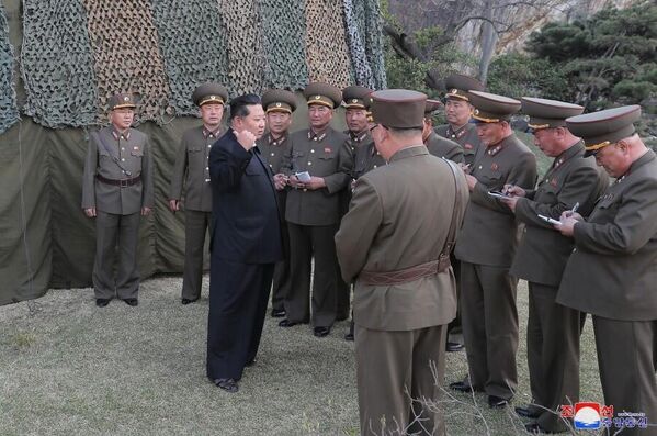 Son füze denemesi ile birlikte Kuzey Kore&#x27;nin bu yılki füze denemelerinin sayısı 12&#x27;ye yükselmiş oldu. - Sputnik Türkiye