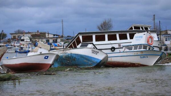 Kırklareli'nde Kazandere Barajı taştı: Tekneler yan yattı, iş yerleri zarar gördü - Sputnik Türkiye