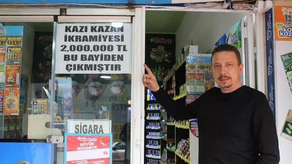 Kazı Kazan ikramiye çıkan bakkal, Sakarya - Sputnik Türkiye