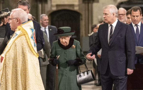 İngiltere’nin en uzun yaşayan hükümdarı Kraliçe Elizabeth, ailesi ve yakınlarıyla Sandrigham’da 96. yaş gününü kutlayacak. - Sputnik Türkiye