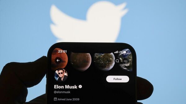 Elon Musk, Twitter'ı 44 milyar dolara satın almak için anlaşmaya vardı - Sputnik Türkiye