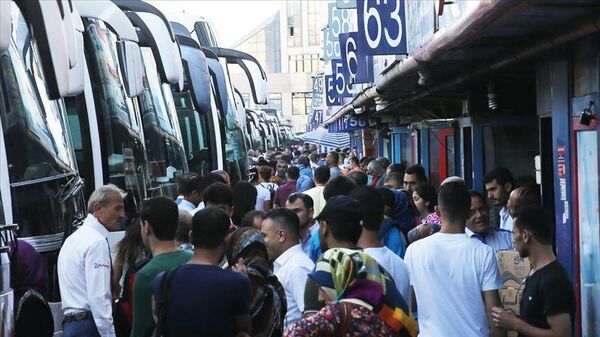 Bayram tatili için otobüs biletleri tükendi - Sputnik Türkiye