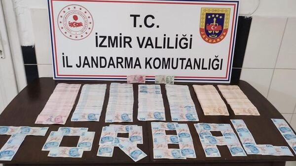 İzmir, PTT ATM'den hırsızlık - Sputnik Türkiye
