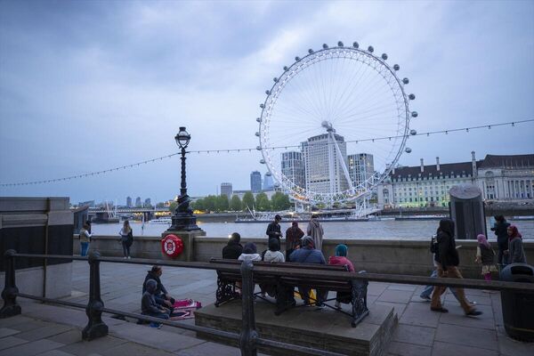London Eye, Ramazan Bayramı için ışıklandırıldı - Sputnik Türkiye