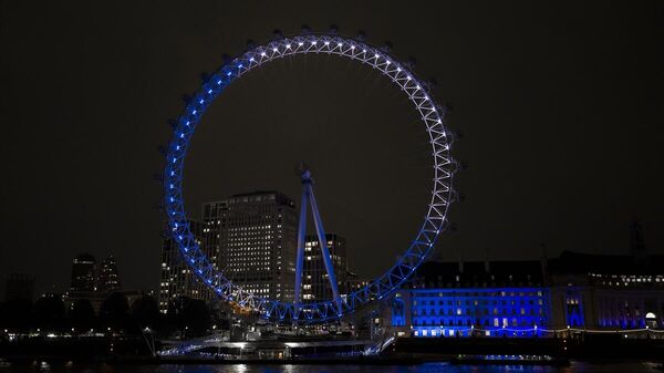 London Eye, Ramazan Bayramı için ışıklandırıldı - Sputnik Türkiye