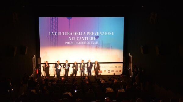 İtalya'da 'Tulipani di Seta Nera' film festivalinin açılışı Türk filmiyle yapıldı - Sputnik Türkiye