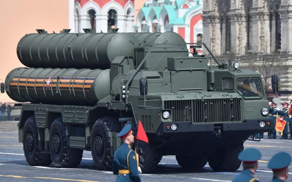 S-400 savunma sistemleri füzeleri Moskova'daki geçit töreninde - Sputnik Türkiye