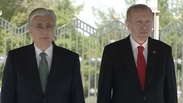 Cumhurbaşkanı Erdoğan, Kazakistan lideri Tokayev'i resmi törenle karşıladı - Sputnik Türkiye