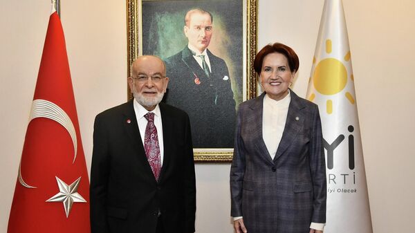İYİ Parti Genel Başkanı Meral Akşener ve Saadet Partisi Genel Başkanı Temel Karamollaoğlu bir araya geldi. - Sputnik Türkiye
