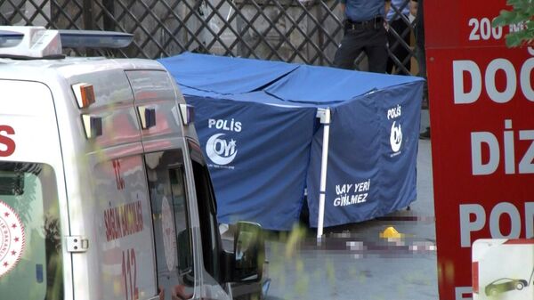 İstanbul Beylikdüzü'nde bir kadını tabancayla vurarak öldüren zanlı, aynı silahla intihar etti. - Sputnik Türkiye