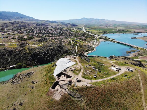 Japon arkeolog Kırıkkale'de keşfetti: Anadolu'nun en eski saraylarından biri - Sputnik Türkiye