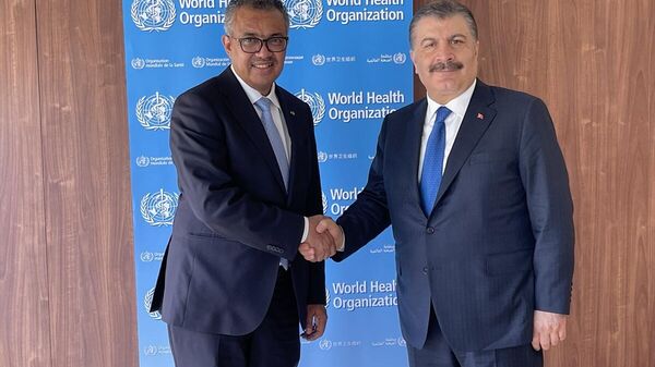 Sağlık Bakanı Dr. Fahrettin Koca, 75. Dünya Sağlık Asamblesi kapsamında Dünya Sağlık Örgütü (DSÖ) Genel Direktörü Dr. Tedros Adhanom Ghebreyesus (solda) ile bir araya geldi.
 - Sputnik Türkiye