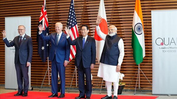 Japonya başkenti Tokyo'daki Quad zirvesinde soldan sağa Avustralya Başbakanı Anthony Albanese, ABD Başkanı Joe Biden, Japonya Başbakanı Fumio Kişida, Hindistan Başbakanı Narendra Modi - Sputnik Türkiye