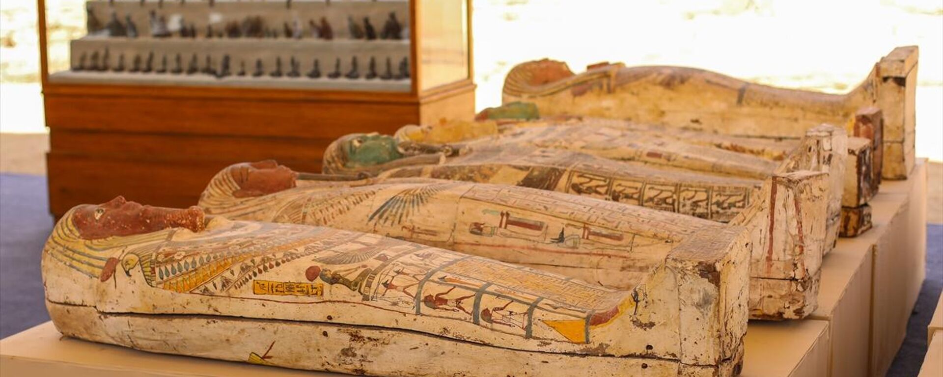 Mısır'da antik döneme ait 250 mumya ile 150 heykel  - Sputnik Türkiye, 1920, 30.05.2022