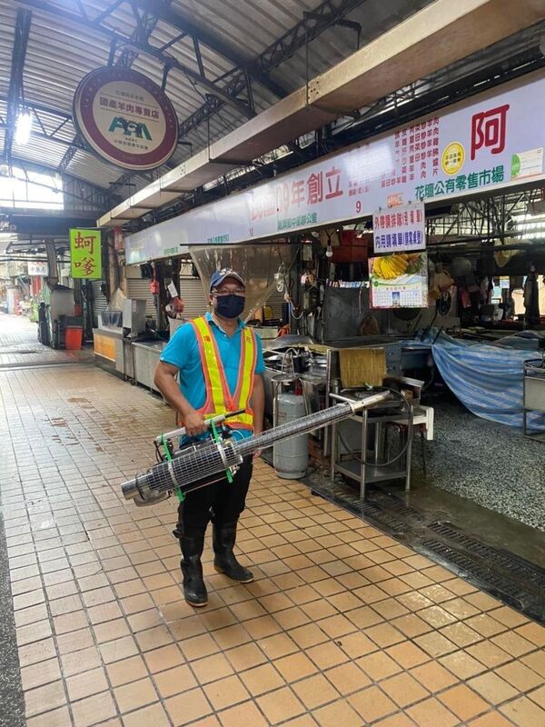Tayvan’ın Changhua şehrine bağlı Huatan belediyesinde çalışan 40’tan fazla temizlik işçisinin yaklaşık 20&#x27;si koronavirüse yakalandı. - Sputnik Türkiye