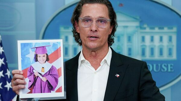 Aktör Matthew McConaughey Alithia Ramirez'e ait resmi kaldırdı - Sputnik Türkiye
