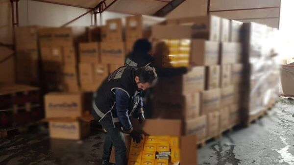 10 ilde 20 milyon liralık kaçak tütün operasyonu: 60 gözaltı - Sputnik Türkiye