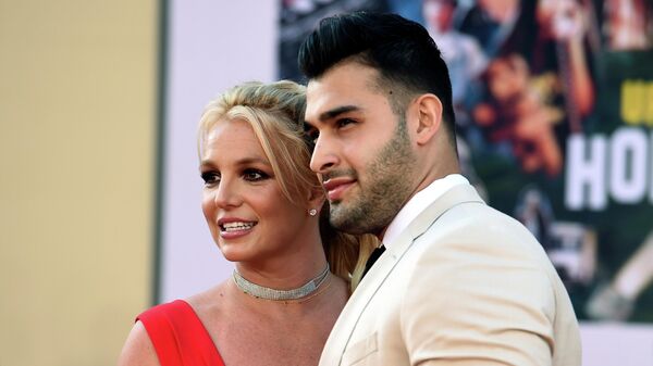 Britney Spears ile Sam Asghari  - Sputnik Türkiye