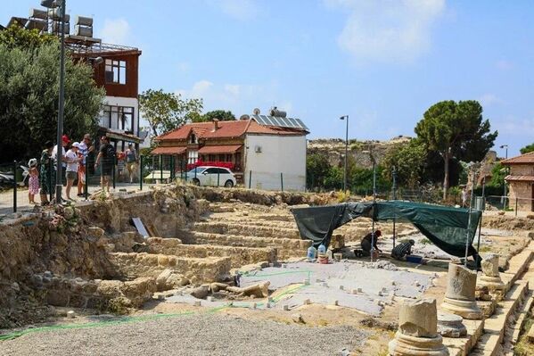Antalya'da yıkılan kaçak yapıların altından çıktı: Aphrodite kutsal alanının yeri tespit edildi - Sputnik Türkiye