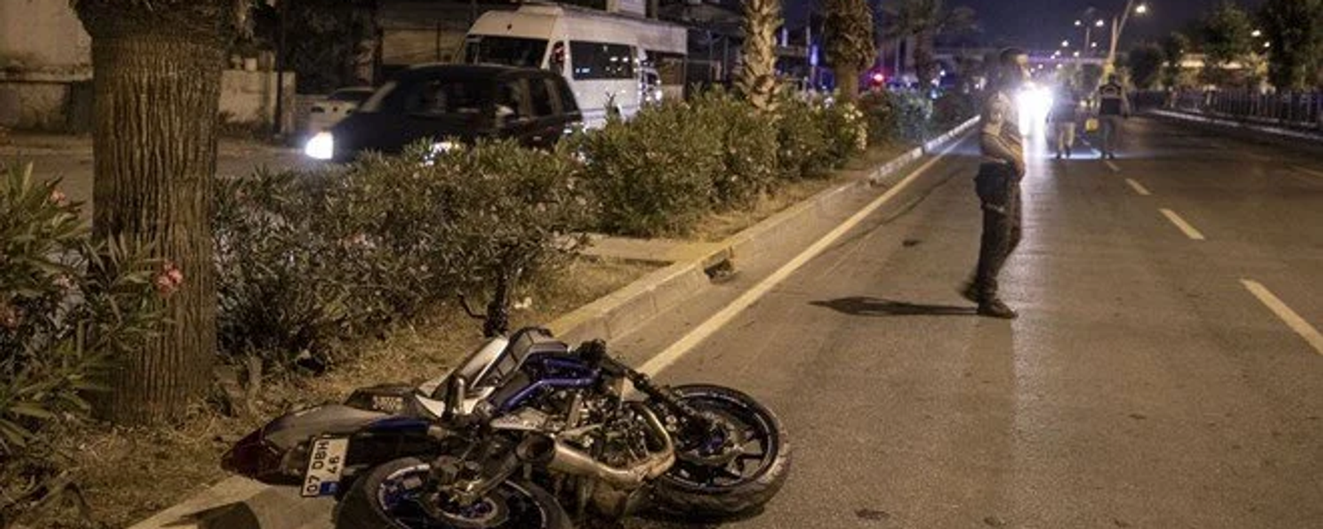 Antalya'da Gazi Bulvarı'nda motosiklet yayaya çarptı. Kazada 3 kişi yaşamını yitirdi. - Sputnik Türkiye, 1920, 14.06.2022