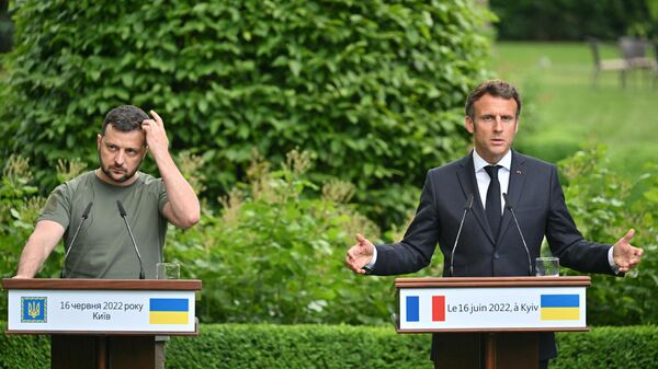 Fransa Cumhurbaşkanı Emmanuel Macron ve Ukrayna Devlet Başkanı Vladimir Zelenskiy - Sputnik Türkiye