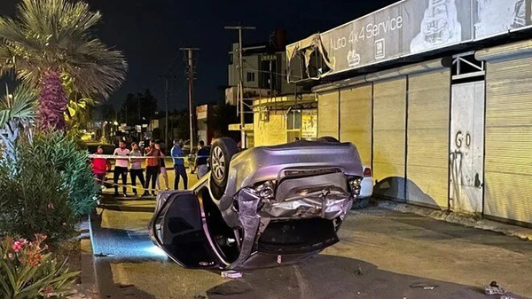 Antalya'da otomobil ile motosikletin çarpıştığı kazada 1 kişi hayatını kaybetti, 2 kişi yaralandı. - Sputnik Türkiye