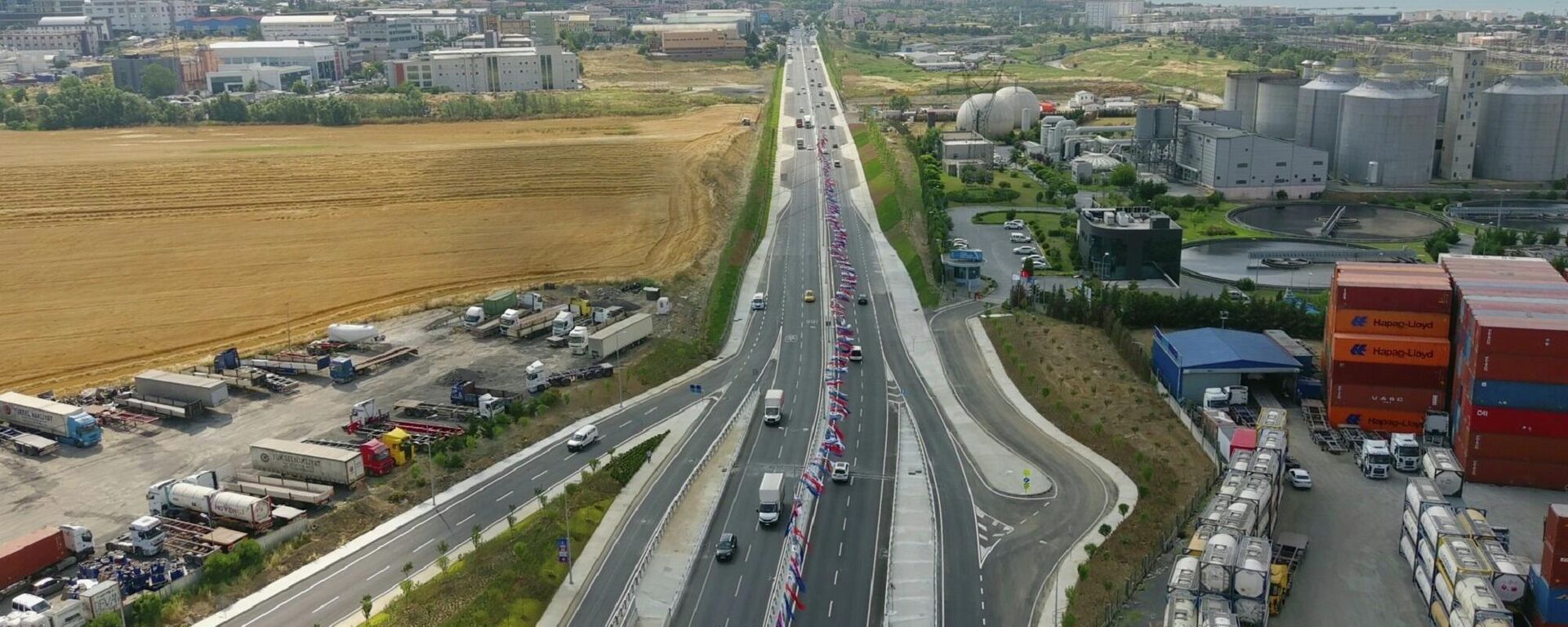 İstanbul - Beylikdüzü Haramidere Ambarlı Yolu Limanyolu Caddesi Kesişimi Yol ve Kavşağı hizmete açıldı.  - Sputnik Türkiye, 1920, 14.07.2022