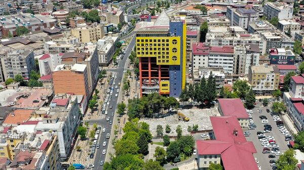 'Dünyanın en saçma binası' tarih oldu, geriye moloz yığınları kaldı - Sputnik Türkiye