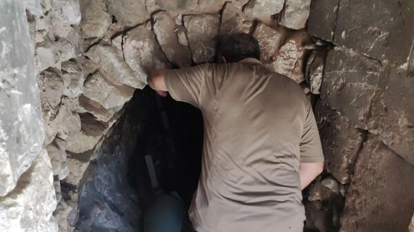 Çöken yolda Roma Dönemi'ne ait tünel ortaya çıktı
 - Sputnik Türkiye