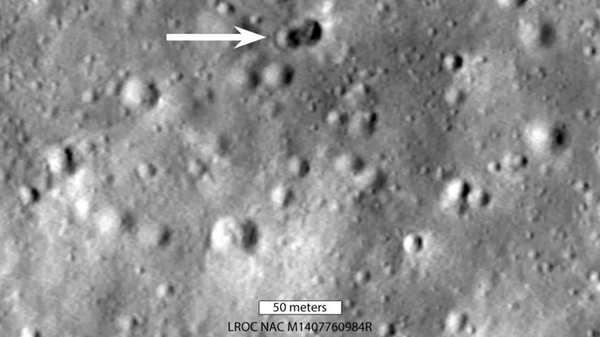 NASA, Ay'a çarpan roketin yarattığı dev kraterin görüntüsünü yayımladı. - Sputnik Türkiye