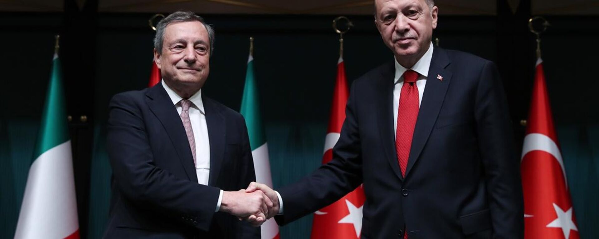 Cumhurbaşkanı Recep Tayyip Erdoğan ve İtalya Başbakanı Mario Draghi - Sputnik Türkiye, 1920, 05.07.2022