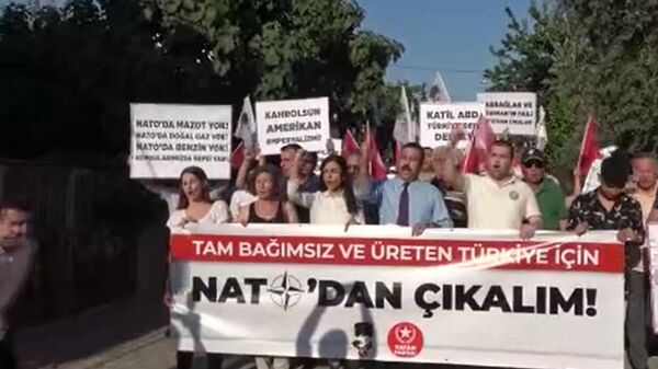 Vatan Partisi ve TGB'den İncirlik Üssü önünde 'Türkiye NATO’dan çıksın' eylemi - Sputnik Türkiye
