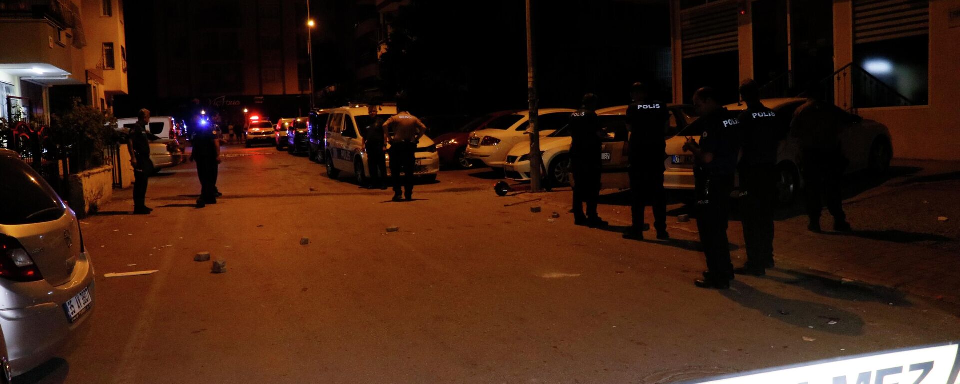Adana’da iki grup arasında çıkan silahlı kavgada 2 kişi tabancayla vurularak yaralandı. - Sputnik Türkiye, 1920, 08.07.2022