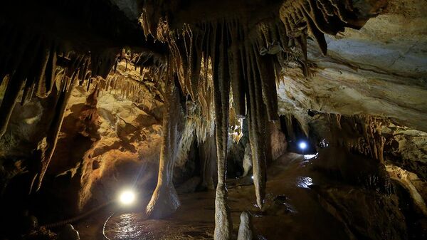 'Makarna' sarkıtlı tabiat anıtı mağarada hava verileri anlık izleniyor - Sputnik Türkiye