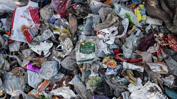 Adana'da ithal plastik atık yığını - Sputnik Türkiye