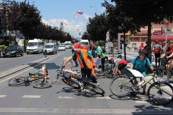 Düzce'de bisikletlilerden farkındalık eylemi: 'Benim kaportam bedenim'  - Sputnik Türkiye