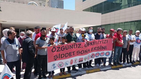Sağlık örgütleri şiddeti protesto etti: ‘Ne sağlıkçının ne de halkın can güvenliği kalmamıştır' - Sputnik Türkiye