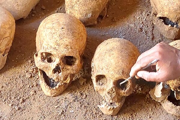 Adıyaman’da Roma Dönemi'ne ait mezar odasında kaçak kazı: 27 iskelet bulundu - Sputnik Türkiye