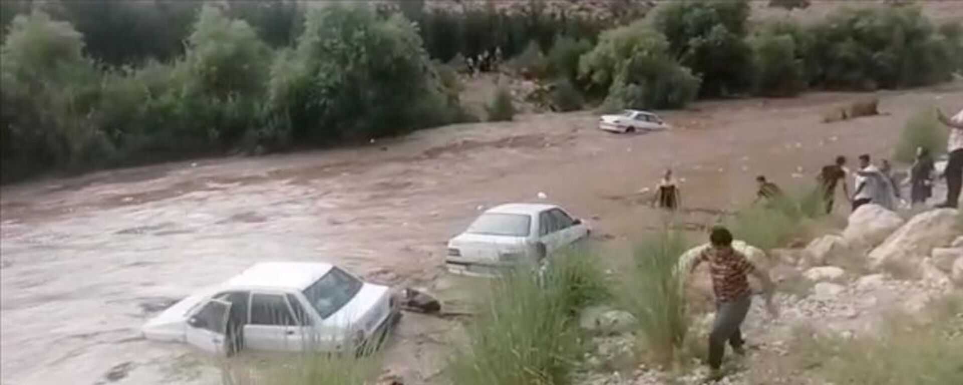 İran’ın birçok bölgesinde etkili olan şiddetli yağışlar nedeniyle meydana gelen sel felaketinde can kaybı 70'i geçti.  - Sputnik Türkiye, 1920, 02.08.2022
