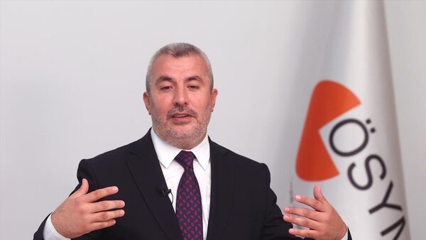 Ölçme, Seçme ve Yerleştirme Merkezi (ÖSYM) Başkanlığına Prof. Dr. Bayram Ali Ersoy, 31 Temmuz'da yapılan KPSS oturumlarının iptal edildiğini açıkladı. - Sputnik Türkiye