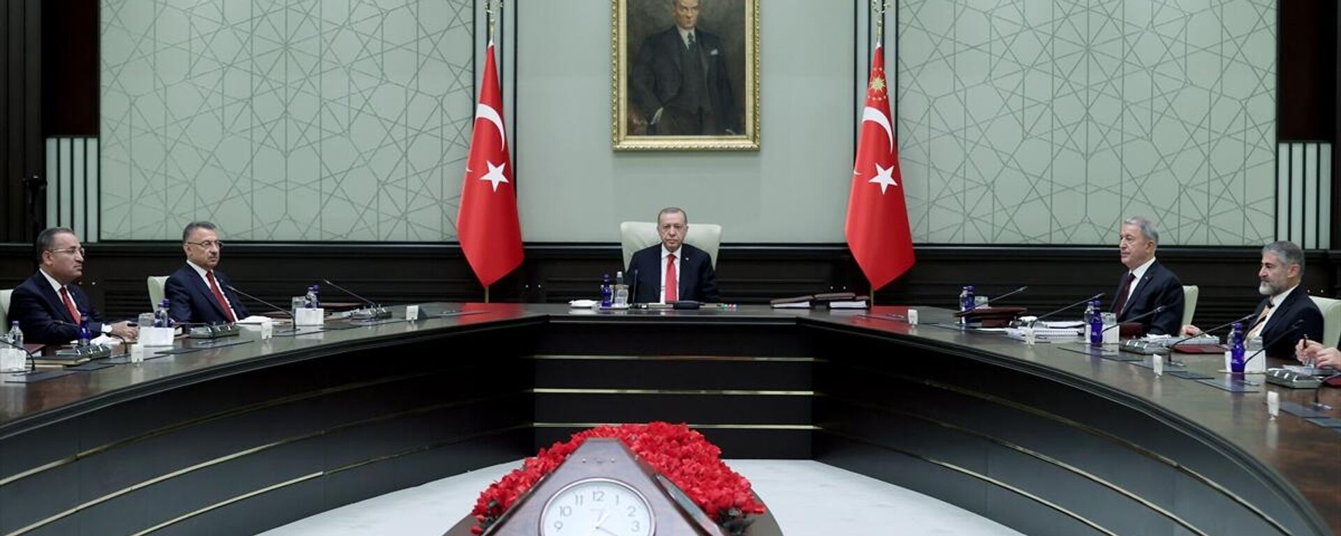 Cumhurbaşkanı Erdoğan başkanlığındaki Yüksek Askeri Şura toplantısı sona erdi - Sputnik Türkiye, 1920, 04.08.2022