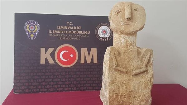 İzmir'de 11 bin 500 yıllık heykel - Sputnik Türkiye