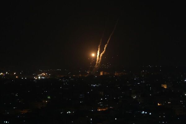 İsrail ordusunun Gazze'ye yönelik hava saldırılarını sürdürmesi üzerine Gazze'deki direniş grupları, roketlerle karşılık verdi.
 - Sputnik Türkiye