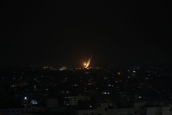 İsrail ordusunun Gazze'ye yönelik hava saldırılarını sürdürmesi üzerine Gazze'deki direniş grupları, roketlerle karşılık verdi.
 - Sputnik Türkiye