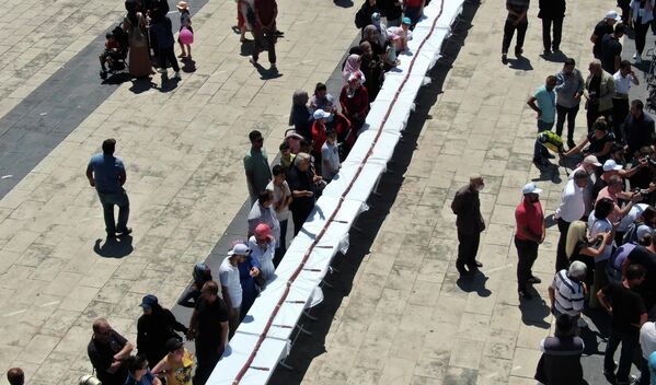 Sivas’ta dün başlayan Gardaşlık Festivali kapsamında Sivas sucuğunun tanıtımı yapıldı. - Sputnik Türkiye