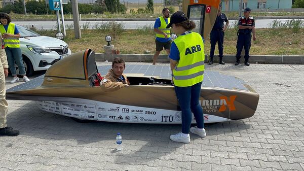 İstanbul Teknik Üniversitesi’nin ‘güneş enerjili arabası’  - Sputnik Türkiye