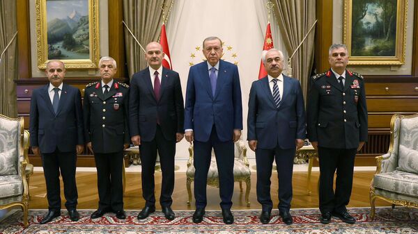 Cumhurbaşkanı Erdoğan, İçişleri Bakanı Soylu ve beraberindeki heyeti kabul etti - Sputnik Türkiye