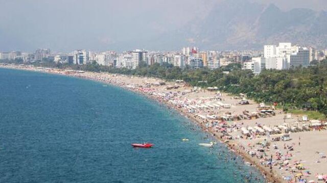 Antalya'da deniz suyu sıcaklığı, hava sıcaklığını geçti - 14.08.2022,  Sputnik Türkiye